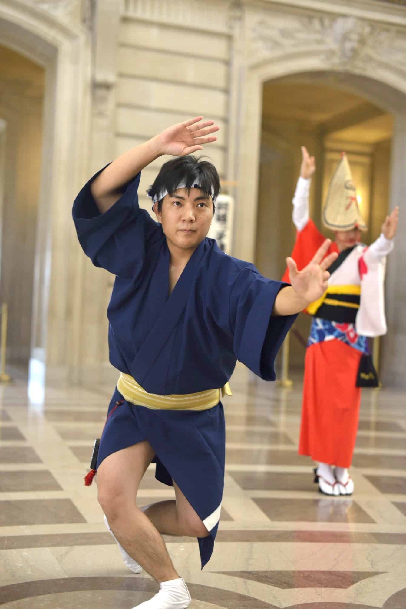 2019 SF Rotunda male dancer hiroshi